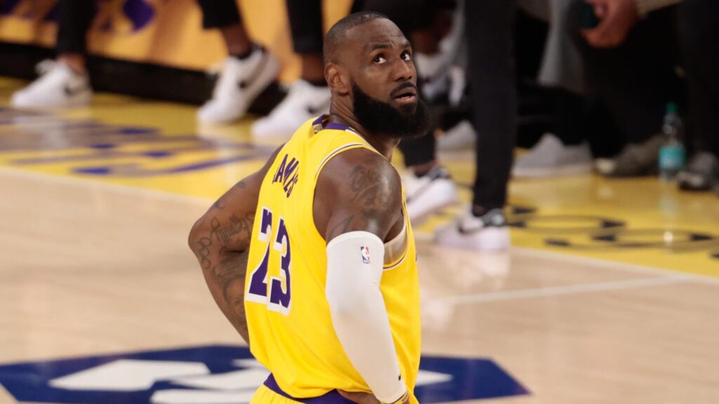 LeBron James under 10points